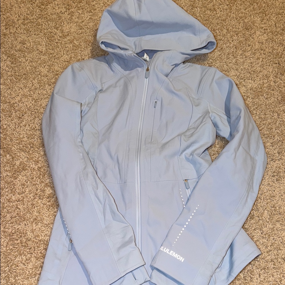 lululemon women’s cross chill performance jacket. Size 4!